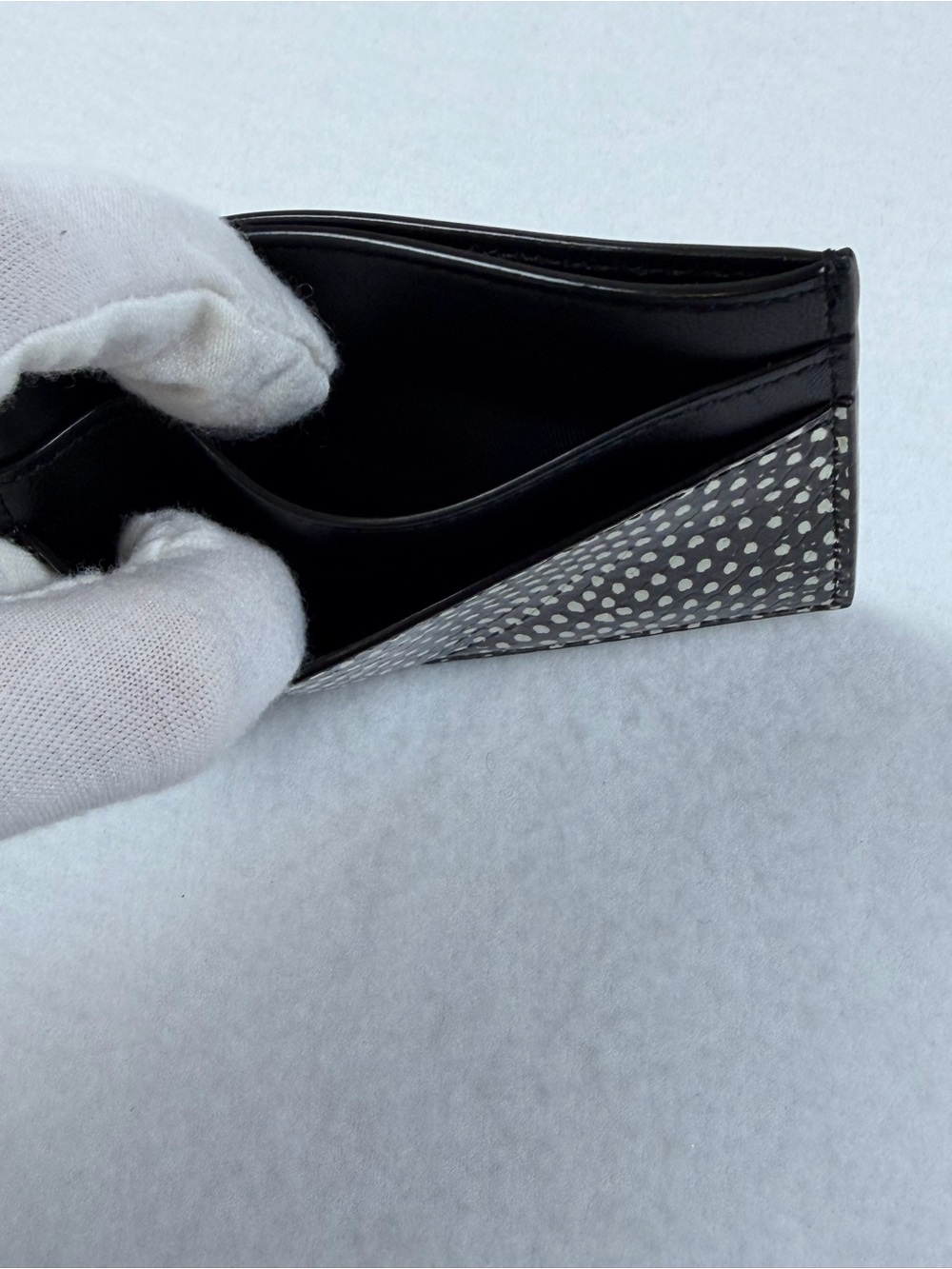 Saint Laurent Black and White Patterned Card Holder with YSL Logo - Picture 7 of 13